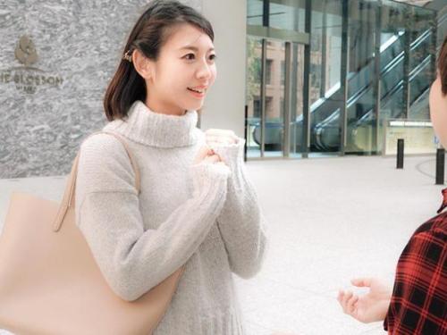 ＜人妻誘惑＞出産後セックスレスの美人妻が他人の欲望に溺れて情熱的な不倫の夜！