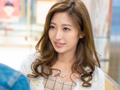 ＜ハメ撮り×人妻＞年上夫の頼りないアレに飽きたセレブ妻が、他人の硬いモノで奥まで突かれて絶頂連発！