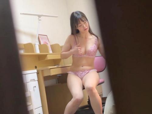 ＜及川みう＞才色兼備なインテリ美人OLが変態オヤジにドⅯ調教されて性奴隷として羞恥イキ！
