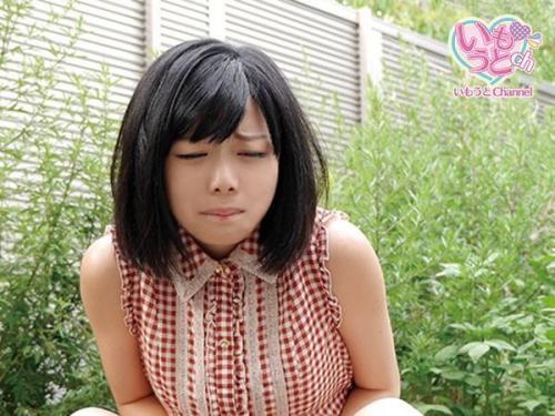 【羞恥×露出】捕らわれた可憐な少女が素肌を晒し、鎖で繋がれたまま恥辱の調教を強いられる！口内を無理やり犯され、猛烈な突き上げで絶頂を迎え、熱い欲望を体内に受け止め苦悶の表情を浮かべる！