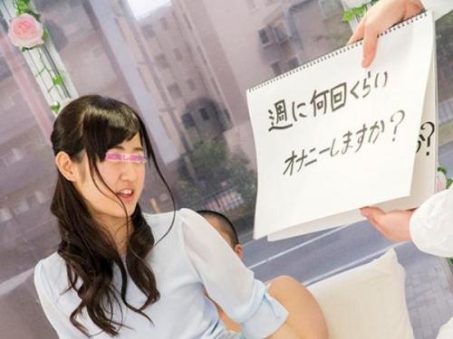 【MM×即ハメ】「え!? 待って！誰!?」清楚な黒髪の美少女大学生がマジックミラー企画で突撃取材中、突然の挿入に驚愕しながらも感じちゃう衝撃のリアクションｗ