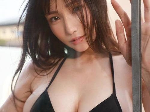 ＜AV初出演ｘ山手梨愛＞魅惑のボディを持つ巨乳グラビアアイドルがついに全裸で挑む、衝撃の濃密セックスシーン！