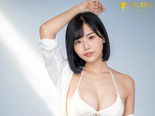 魅力的なスタイルを誇る美少女が温泉旅行で繰り広げる情熱的なひととき！官能的な瞬間にプライベートな陶酔の表情を見せる！