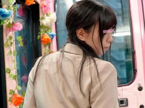 ＜マジックミラー便！＞「いや、ダメ…」タイトなスーツのヒップラインが際立つOL！MM便で見せる秘密の情事をご堪能あれ(大人向け映像