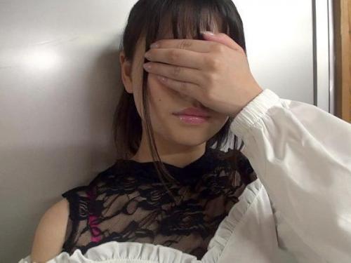 ＜素人×プライベート撮影＞欲望に支配された淫乱な美女たちが、男性器に夢中でフェラチオに没頭する情熱的な瞬間！