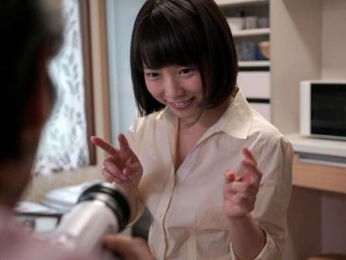 戸田真琴｜夫の不在中、まだあどけなさを残す若妻が義父の手ほどきを受け、次第に義父との関係が日常化…ついには義父の欲望に応えるように！