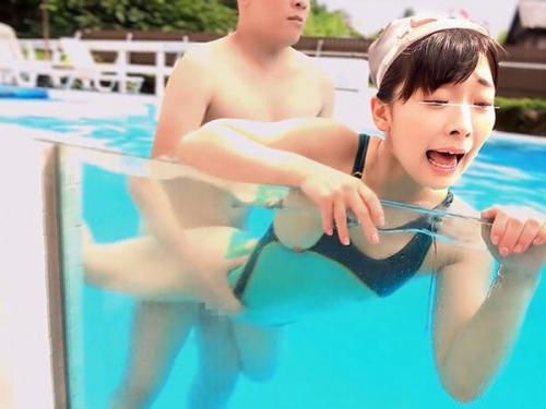 《素人×水泳教室》「ダメ…先生…やめてください！」堕落した指導者が生徒に隠された調教をほどこす！水着を剥ぎ取り、直接挿入する禁じられた快楽に溺れる一瞬！