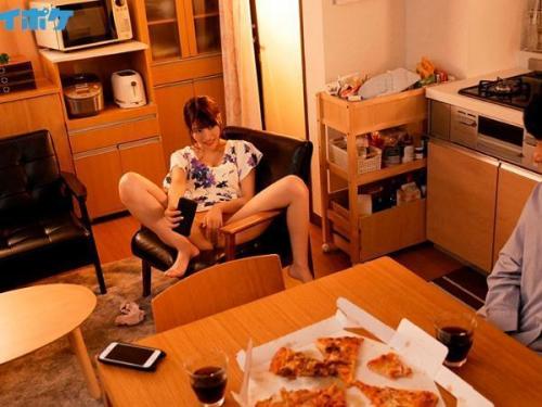 《豊満な魅力》【欲望の虜囚】情熱的な彼女が同居中に何度も誘惑してくる　ベッドの上で互いの体を求め合い愛し合う　バスルームでもどこでも愛欲に溺れて