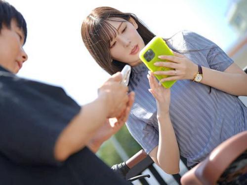 【夫婦】いやらしい人妻が学生の部屋に侵入し、背徳的な快楽に身を委ねて絶頂の連続を迎える！
