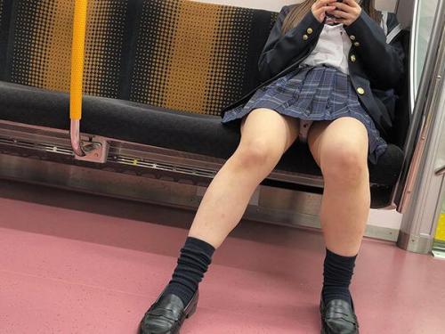 【女子高生×レイプ】豊満バストの女子高生を尾行し、薬で意識を奪って昏睡状態で凌辱！マングリポーズで美しい秘部を大胆露出！