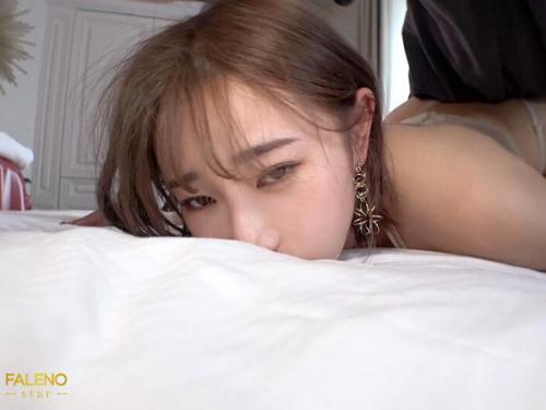 ＜三葉ちはる＞M気質満載の綺麗なお姉さんがセクシーなランジェリーで包まれ、硬くなった肉棒を咥えて激しく交わる濃厚な一夜！