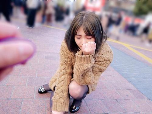 ＜素人誘惑＞公衆の面前でリモコンバイブを仕掛けたまま放置！恥ずかしさに火がつくお散歩企画で欲情するエロな貧乳金髪ギャルに無断で中出し♡＜セルフプレジャー＞