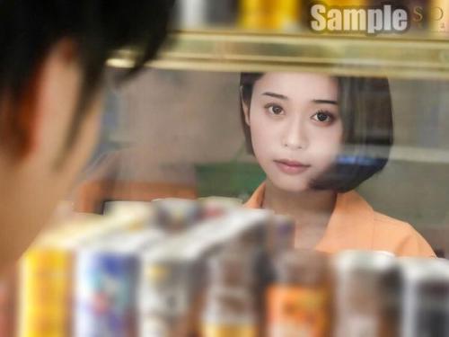 【MINAMO】巨乳の人妻が男子学生と情熱的なキスを交わし、寝取られセックスで激しく貫かれ、濃厚な精液を注ぎ込まれる！