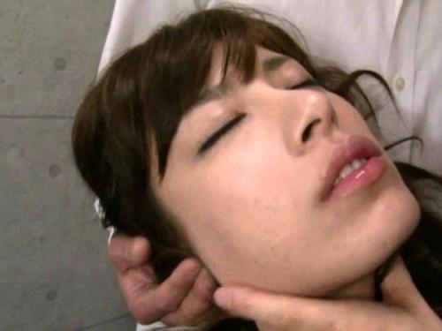 ＜藤崎クロエ＞弱点を利用された教師が男子生徒のペニスを拒絶できず、しゃぶり続ける！
