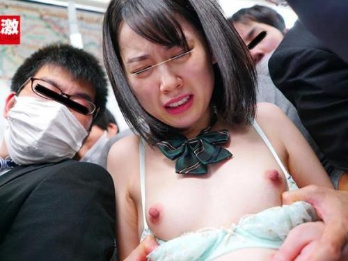 清純な女子校生に迫る危険な影！涙目で触れられ続け、最後には後ろから侵入され、愛らしい顔に白濁の洗礼が降り注ぐ！