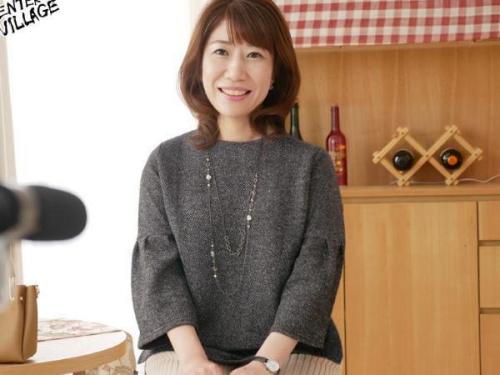 ＜白崎恭子＞ビジネスと愛欲を両立させる四十路の成熟した女性が、さらなる官能的な体験を求めて衣服を脱ぎ捨てる！