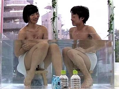 【ＭＭ号】大学生の男女の友達が恥じらいながらミッションをこなしていく！混浴でフル勃起してばれるｗ
