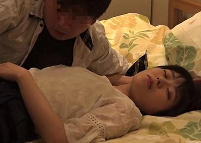 「ごめん……中に出しちゃったｗ」ダメと分かっていながらも膣内で精子を欲してしまう美人妻ｗ