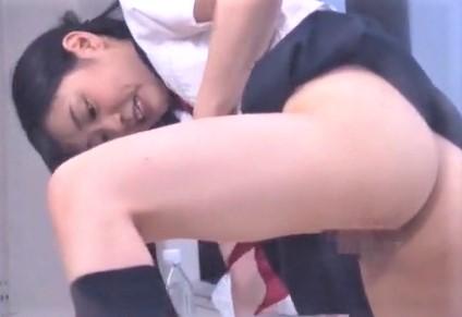 【ＭＭ】新しいお父さんと絆を深めるため生中出しセックスで種付けされる美少女ｗ
