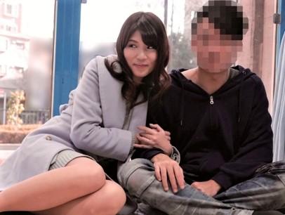 【ＭＭ号】お互いの美人妻を交換してお話！密室で興奮して密着して欲情し始めるｗ