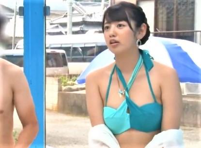 【ＭＭ号】お友達にマッサージしてもらって顔赤面ｗデカパイ揉まれて感じちゃうｗ