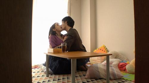 【NTR×熟女】別れた妻の代わりに下の世話までしてくれた熟ママ友と一線超え。日頃のストレスと欲求がかなり溜まっていたみたいで生肉棒に狂いイキした。