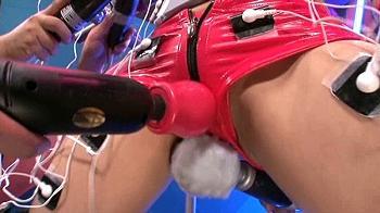 【拘束×辱め】美咲結衣 戦闘服に身を包んだエンジェルが徹底的にヤラれちゃう!仲間を救出する為、敵を次々となぎ倒していくが、敵も猛者揃いついには捕まってしまう。