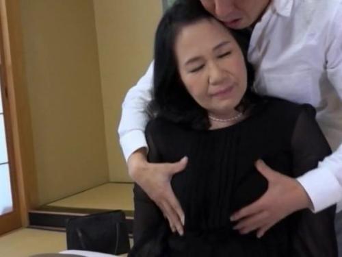おばあちゃんをその気にさせてパコハメセックスｗｗ男好き高齢熟女さん