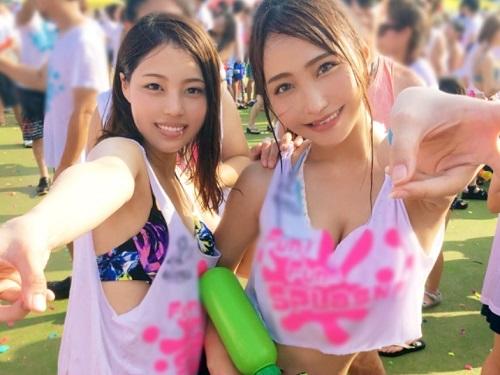 【素人ナンパ】フェスでお持ち帰り成功→ハーレム手コキフェラ乱交セックス！スレンダー巨乳おっぱい水着痴女ギャル【エロ動画】