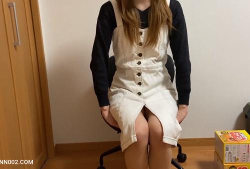 【CFNM】パンスト美脚でデカ尻の金髪ギャルに足コキ手コキ＆フェラチオで抜いてもらう素人バカップル投稿のぶっかけ個人撮影映像