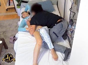 【おばさんレンタル】色気半端ないスレンダーお手伝いさんに釘付け不可避のエロスでラブタイム！