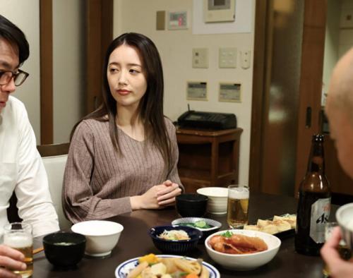 【美咲かんな】レベル高い外見の色気ある奥さんは夫の先輩に狙われてしまい激イキ浮気えちえち