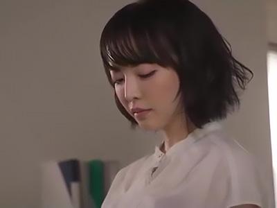 【女上司】エアコンが壊れた蒸し暑いオフィスで憧れの女上司と二人きり！耐えきれない欲望が爆発し官能的なBODで危険な誘惑に負ける瞬間ｗｗｗ