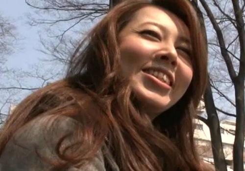 【風間ゆみ】熟女はいつでもどこでもマ○コは臨戦態勢！肉棒ピストンフル稼働にマ○コ濡れ濡れフィニッシュは顔面シャワー！