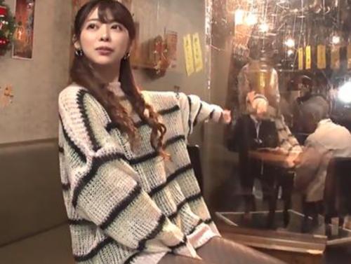【MM号×素人ナンパ】『ぶっしゃぁぁ！』居酒屋にミラーを設置！美少女がバイブでイカされる！