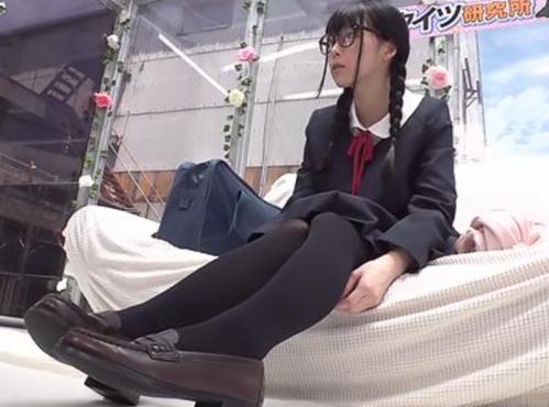 【MM号】『だめ//』激かわなメガネ美少女がムンムンなあそこに挿入される！
