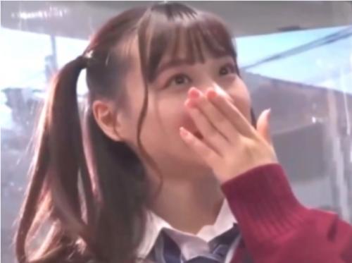 【MM号】可愛すぎる美少女があそこを広げて赤面！