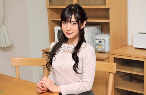 【潮吹き×人妻】『ぷっしゃぁぁ！』トイレの洗浄ノズルに媚薬しこんだら美人妻が淫乱に！オナニー潮吹き！