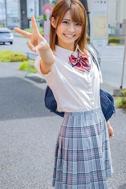 【MM号】開脚させられてパイパンロリ割れ目が野外！ロリなリアル女子校生の最上級美しい少女とセクロスｗ【シロウトJKモデル】