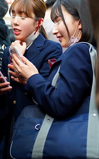 【女子校生×百合命令】「まんまん舐めてぇ…///」友人のまんまんを舐めながらチンハメ✨性欲爆発プレイに完堕ちの女子校生！