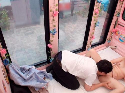 《マジックミラー×素人ナンパ》男女の信頼を試す過激な企画に挑んだ女子大生、思いがけない事態に動揺しながらも快感に溺れる！衝撃のラストに体が熱くなる！