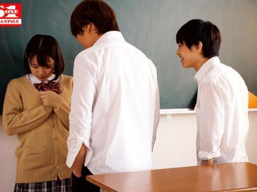 急に魅力的になった豊満な女子高生に不良グループが襲いかかり…強引に胸を弄ばれ、無理やり挿入される屈辱的な暴行