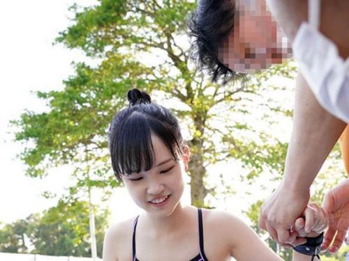 水泳部) プールサイドでの秘密の指導が熱く燃え上がる！禁じられた快感に溺れ、大胆な道具で敏感な身体を翻弄され、抑えきれない欲望が溢れ出し、幾度も頂点に押し上げられる中、ついには恥辱の極みで全てを解放してしまう