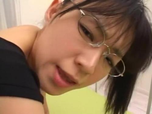 【メガネ美女とセックス】レオタードをまとったしなやかなボディの美女に心奪われる！そっと肌を重ね、熱い視線の中で深い結合を迎え、忘れられない濃密な時間を過ごす