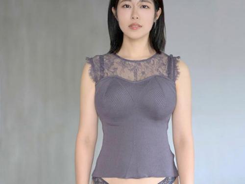 【三十路】「普通の愛撫には興味なし…」上品な魅力溢れる人妻の淫らな行為！