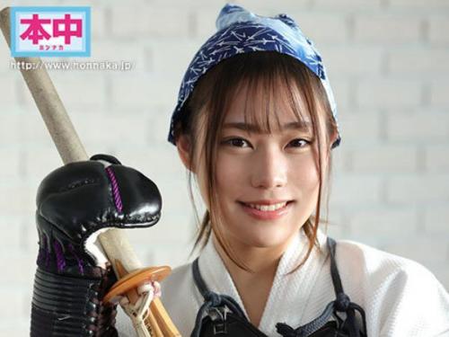 《初めての体験》とびきりキュートな現役女子大生がついに登場！ビッグサイズの彼に貫かれ、何度も絶頂を迎えた彼女の初々しい姿をお見逃しなく！