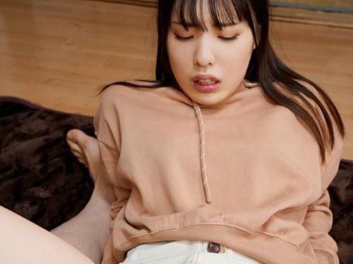 《美人》＜白桃はな＞快感に没頭した女子大生、バイト先の壮年店長に誘われて卑猥な関係に！