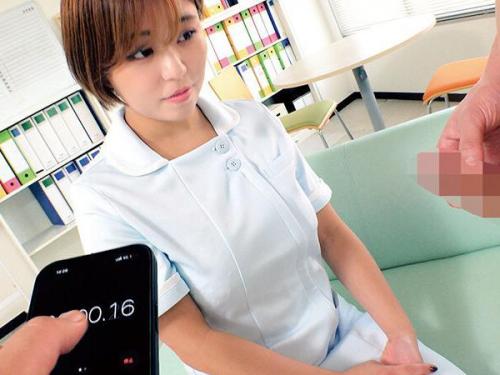 どうしてこうなったのか？頬を赤らめる美魔女の誘惑に抗えず、五十路のスレンダーな美脚が震えだす！快楽に溺れ、理性を手放し、淫靡な姿をさらけ出す。
