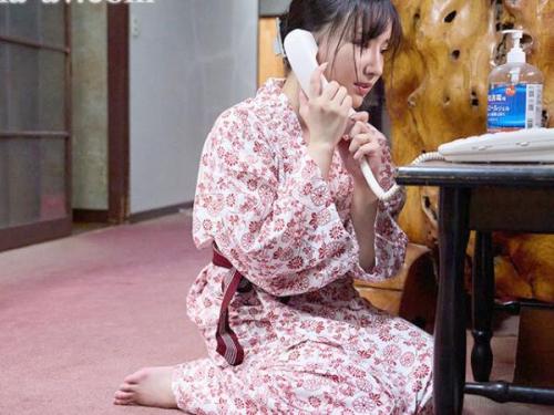 【おっぱい】家族のために他人の欲望に従順な肉便器に。他の者に身を委ね、性的な奉仕器として扱われる美巨乳妻たち！
