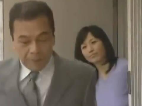 【ヘンリー塚本】いってらっしゃ～いお仕事がんばってね...巨乳人妻が旦那を見送ってすぐ間男のもとで寝取られセックス